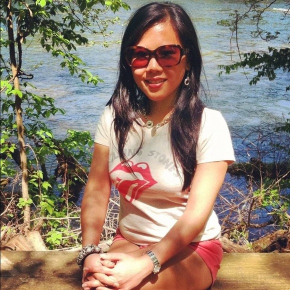 Meet your Posher, Trish 🤩 - Picture 3 of 16